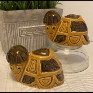 Vintage Snail salt & pepper shakers made in Japan shabby chic ceramic decor